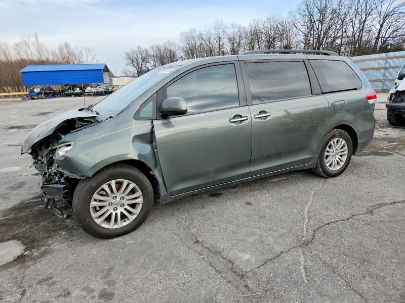 2014 Toyota Sienna xle