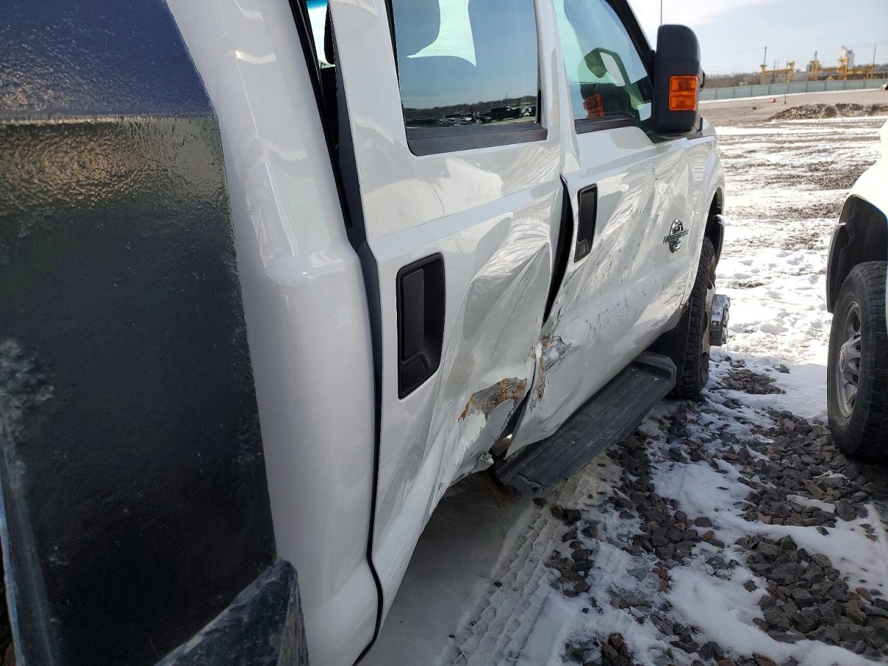 2016 Ford F350 Super Duty Flatbed Truck