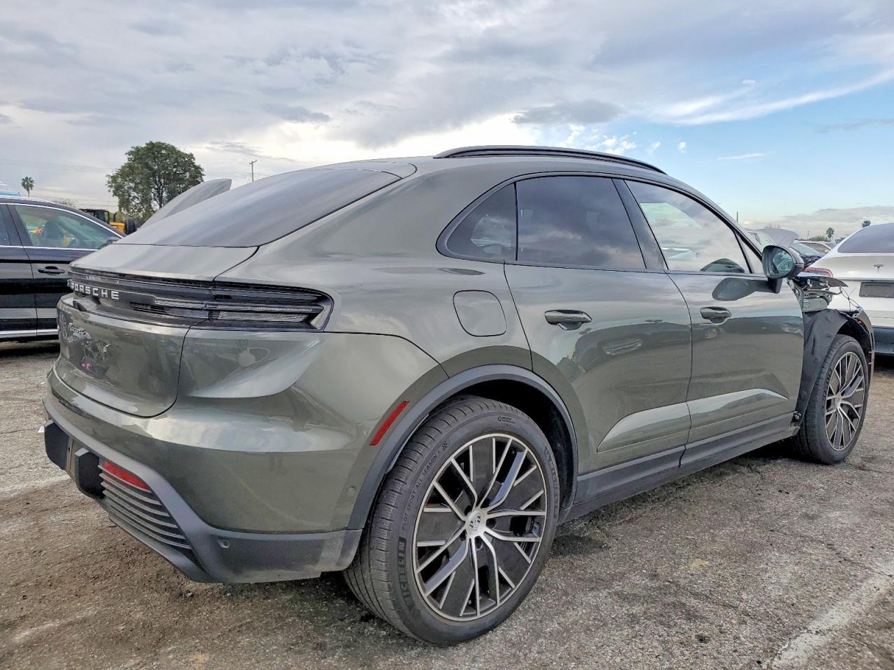 2024 Porsche Macan 4