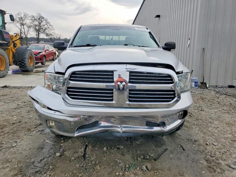 2016 Dodge Ram 1500 slt