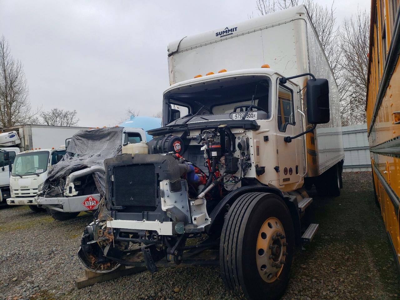 2025 Mack MD BOX Truck