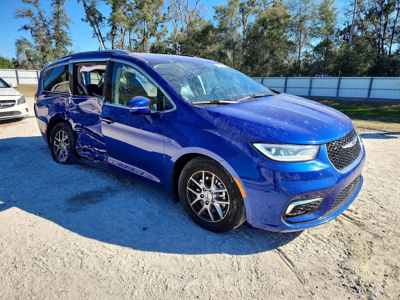 2021 Chrysler Pacifica Touring l