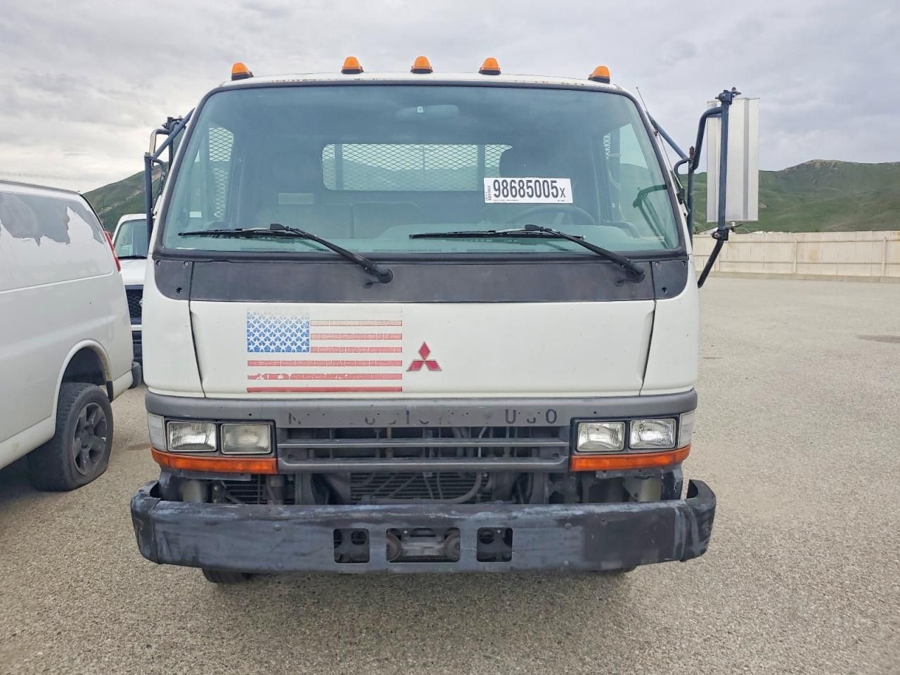 2000 Mitsubishi Fuso Truck OF America INC FH 211