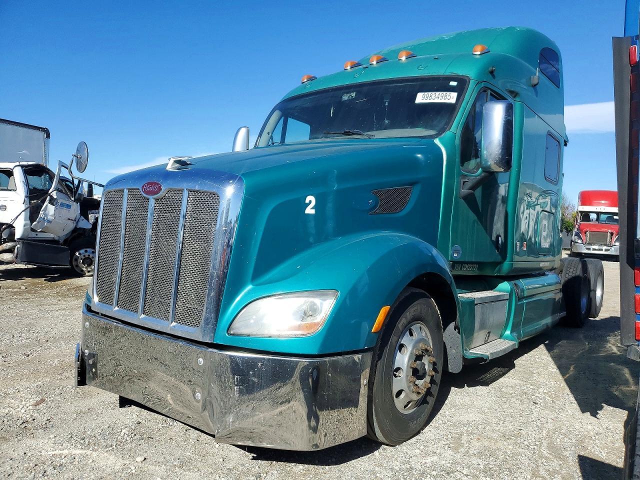 2012 Peterbilt 587 Semi Truck