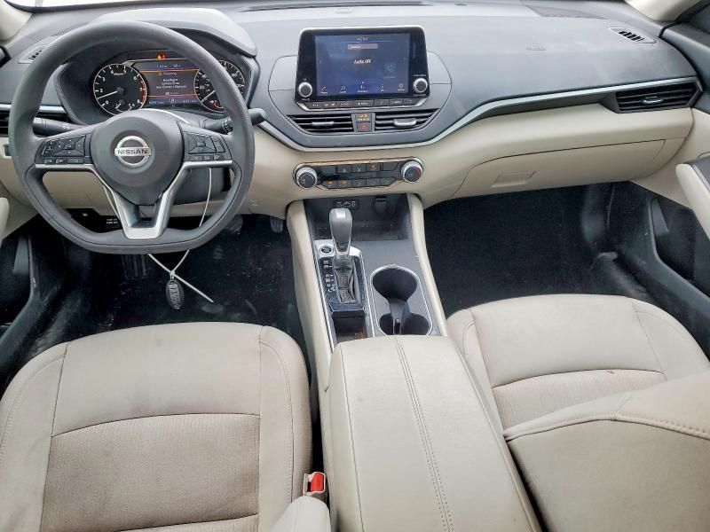 2022 Nissan Altima sv