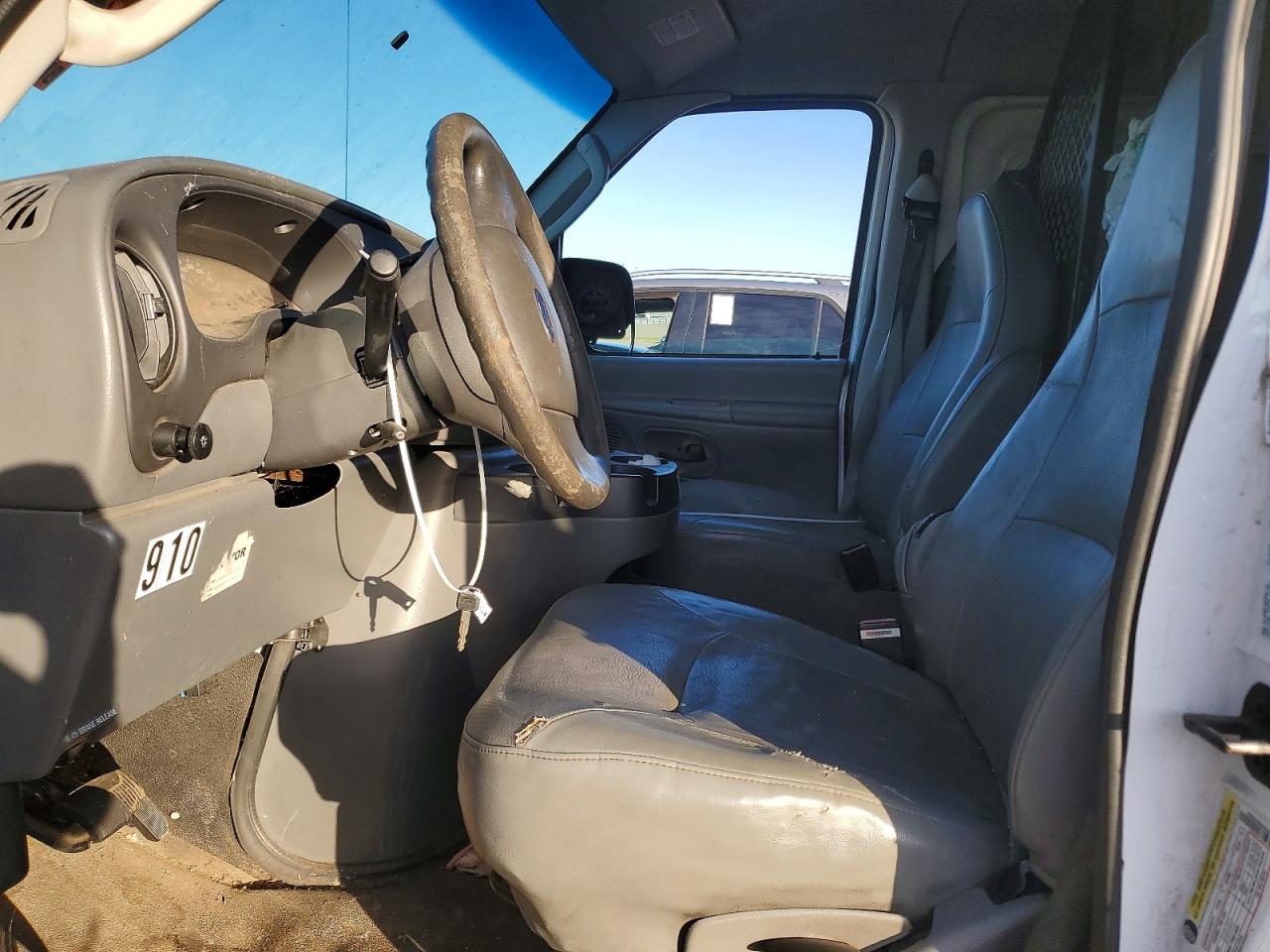 2006 Ford E250 Delivery Van