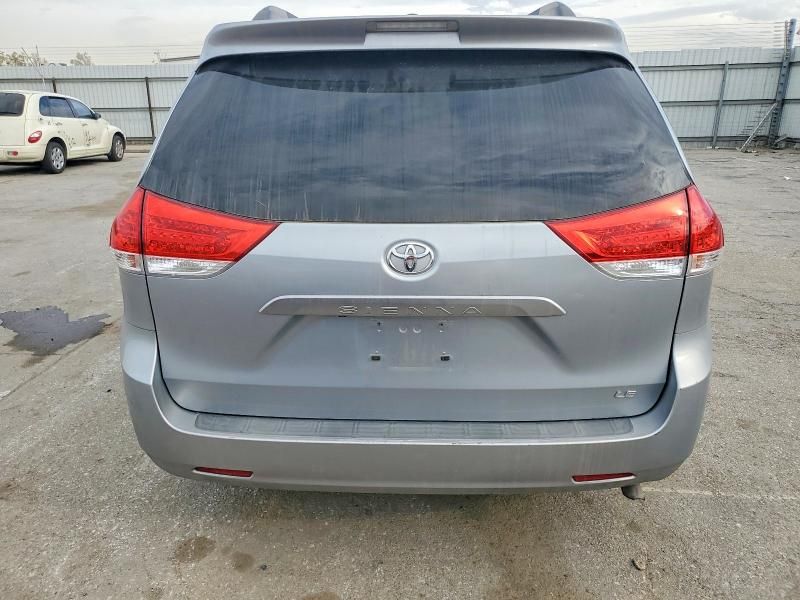 2014 Toyota Sienna le