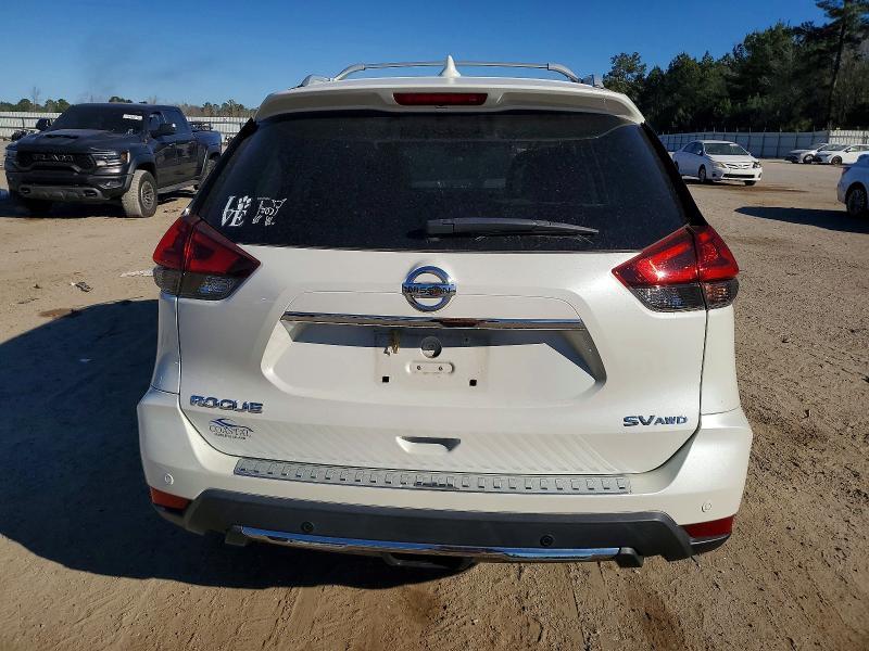 2020 Nissan Rogue sv