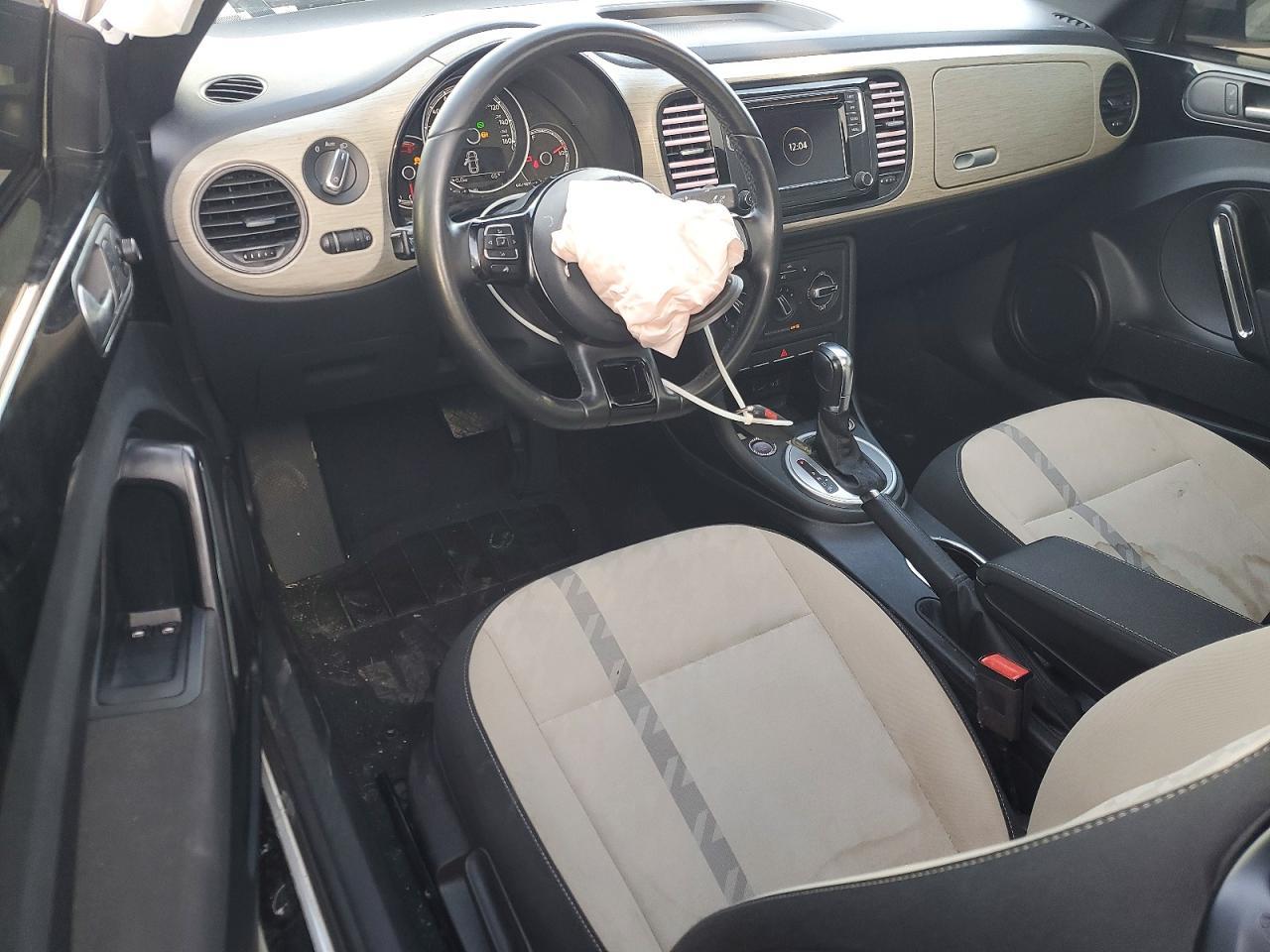 2018 Volkswagen Beetle s