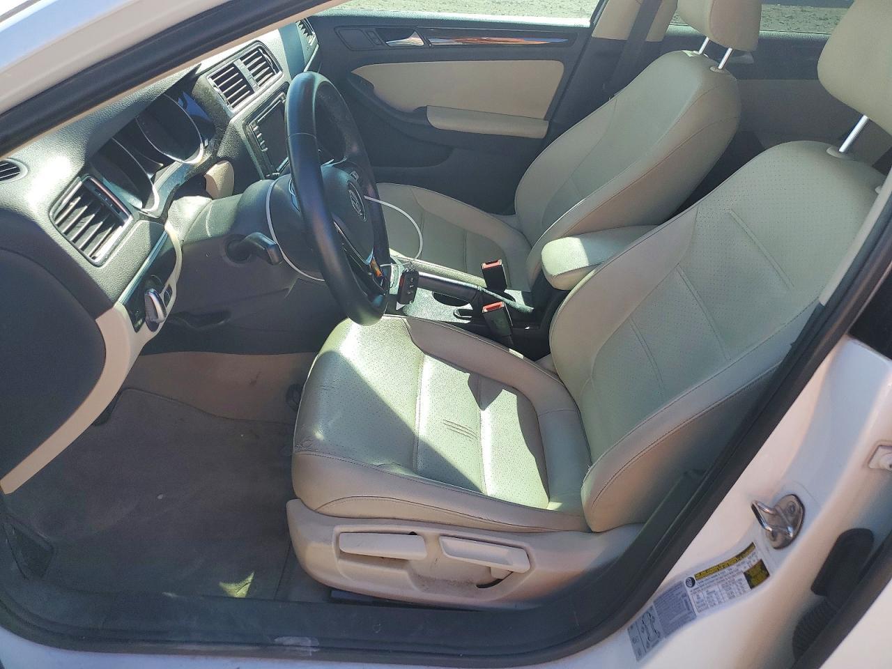 2016 Volkswagen Jetta sel