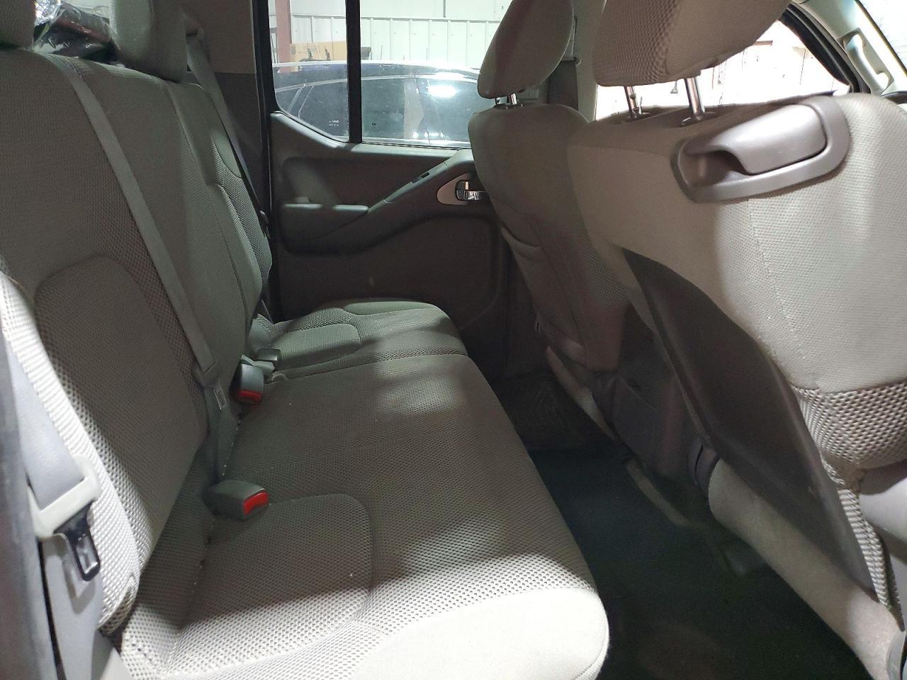 2014 Niss Frontier SV
