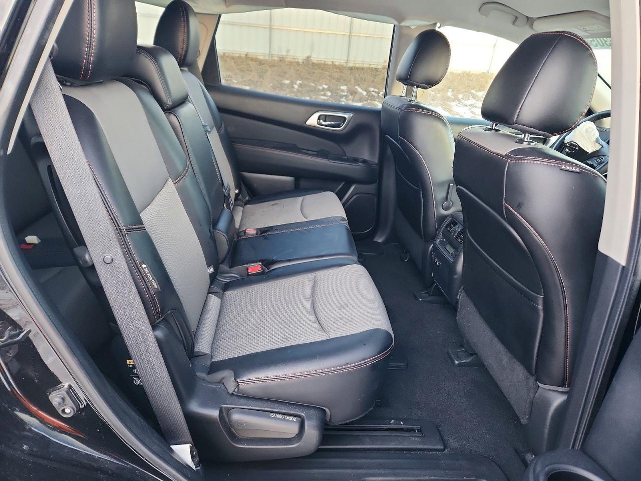 2020 Nissan Pathfinder sv