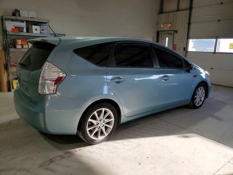 2014 Toyota Prius v Five