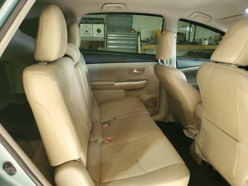 2014 Toyota Prius v Five