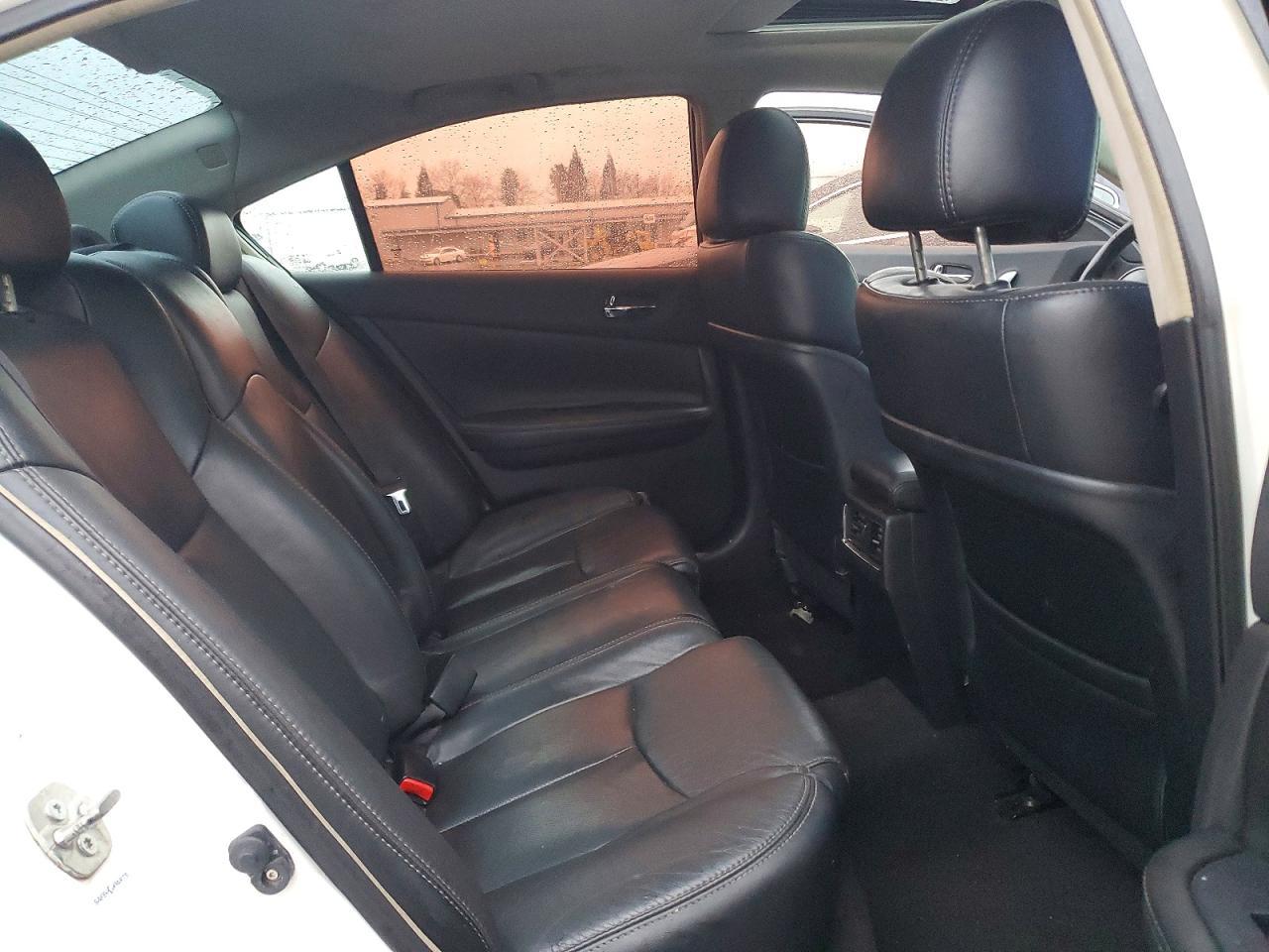 2012 Nissan Maxima s