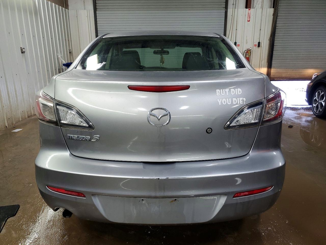 2013 Mazda 3 I