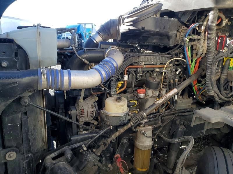 2020 Kenworth T680-Semi Truck