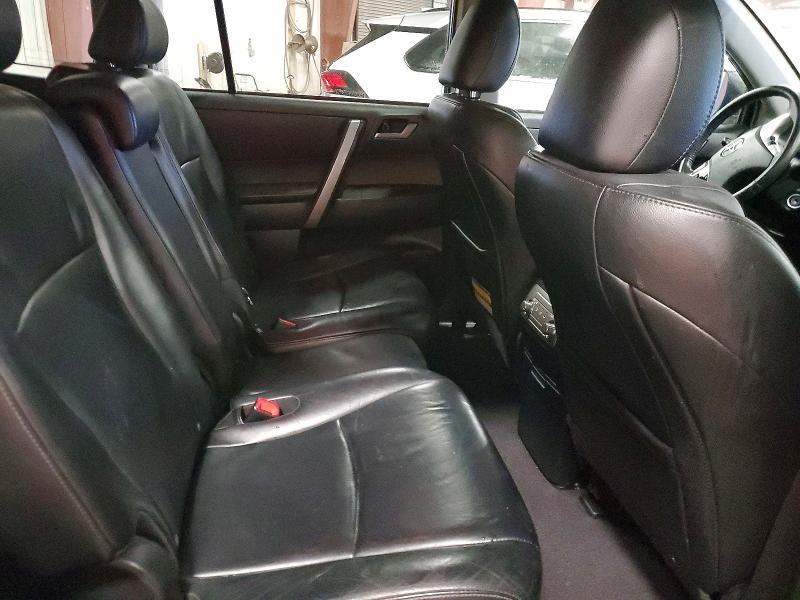 2013 Toyota Highlander se