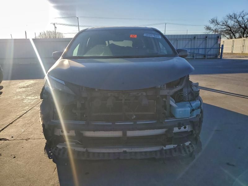 2021 Toyota Sienna le