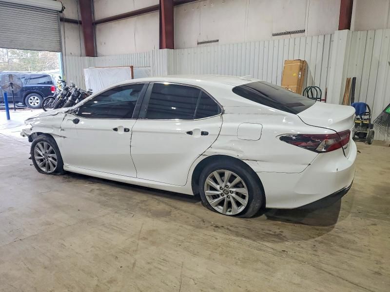 2022 Toyota Camry le