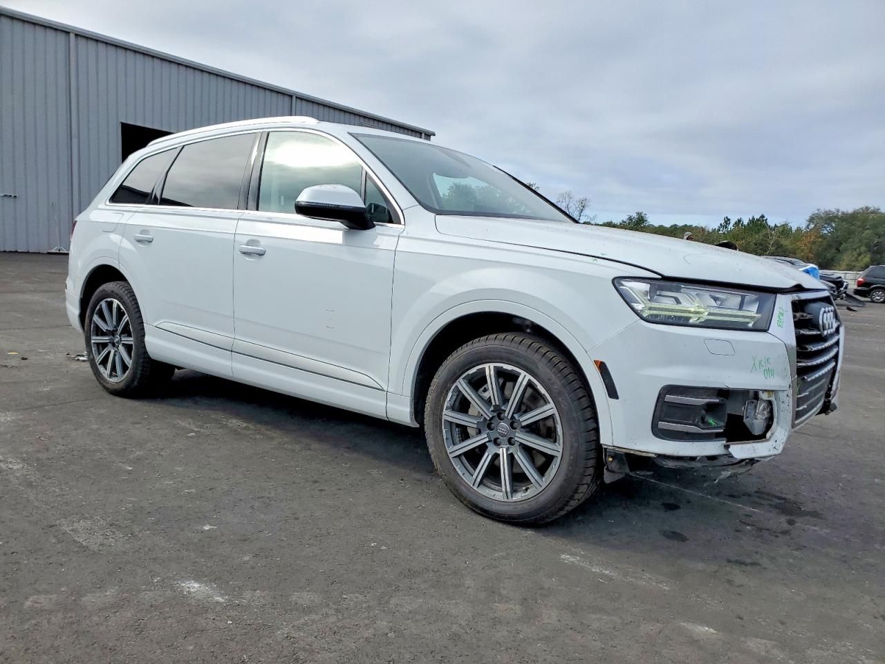 2018 Audi Q7 Premium Plus