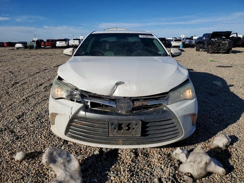 2016 Toyota Camry le