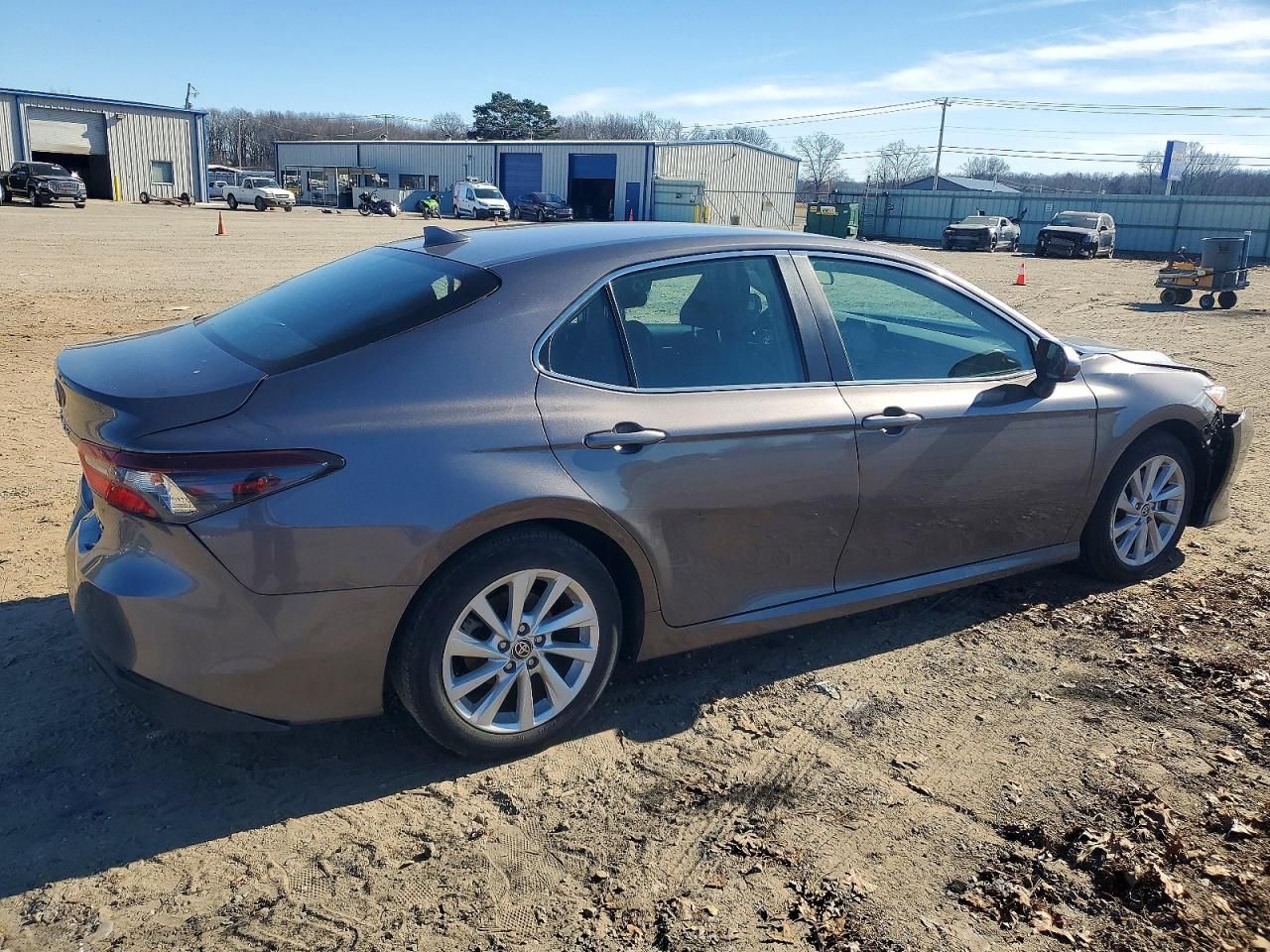 2024 Toyota Camry le
