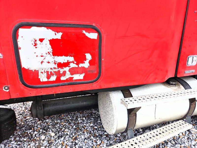 2006 Freightliner Columbia 120 Semi Truck