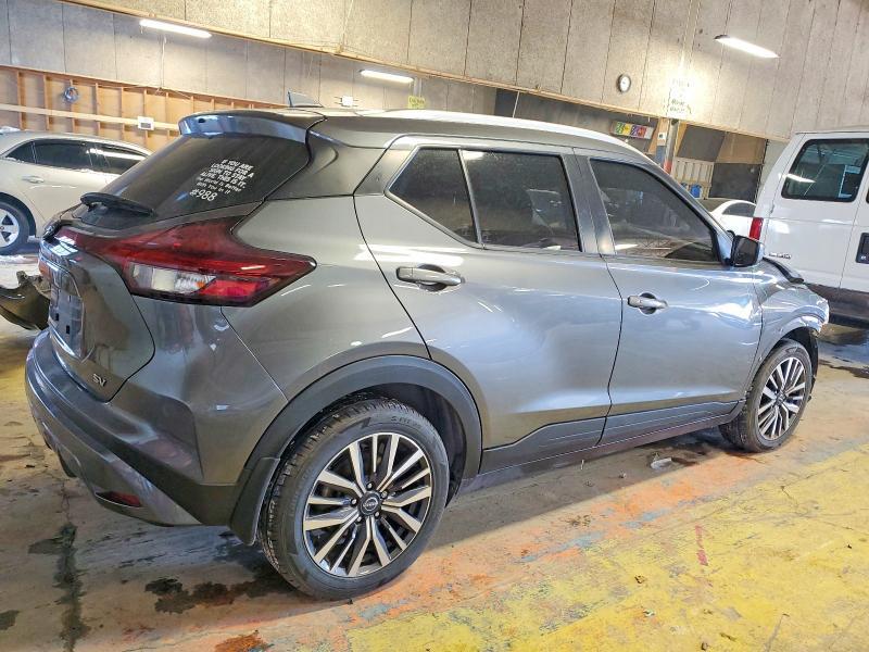 2022 Nissan Kicks sv