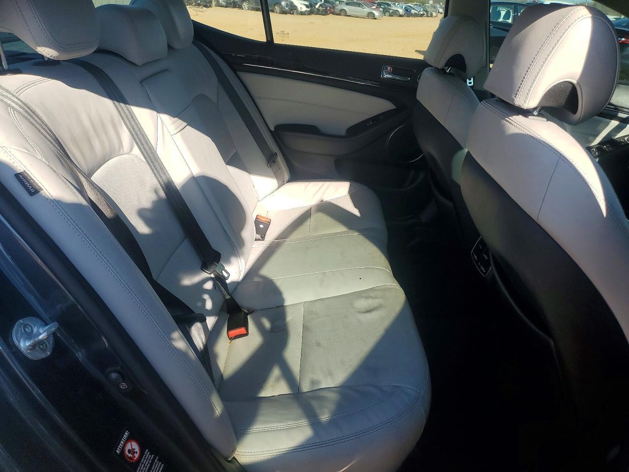2015 KIA Cadenza Limited