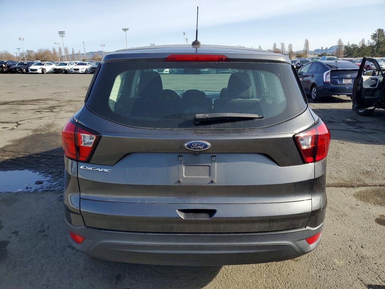 2019 Ford Escape s