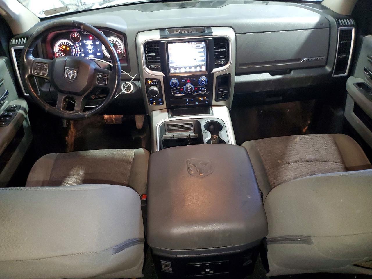 2016 Dodge Ram 1500 slt