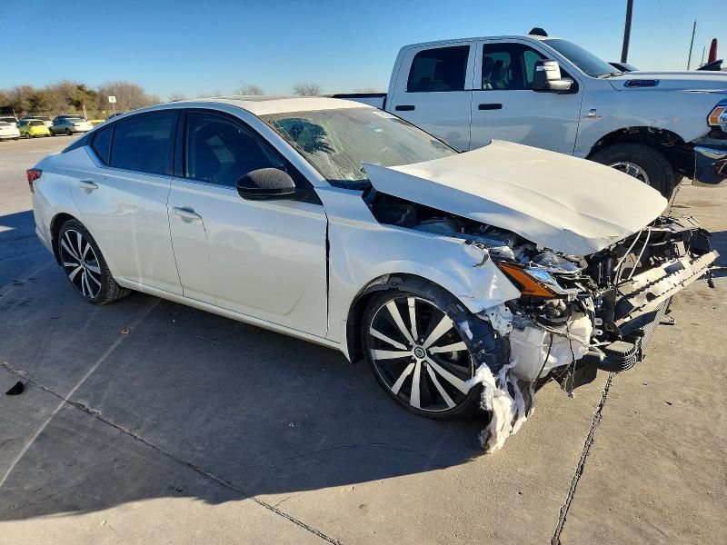 2021 Nissan Altima sr