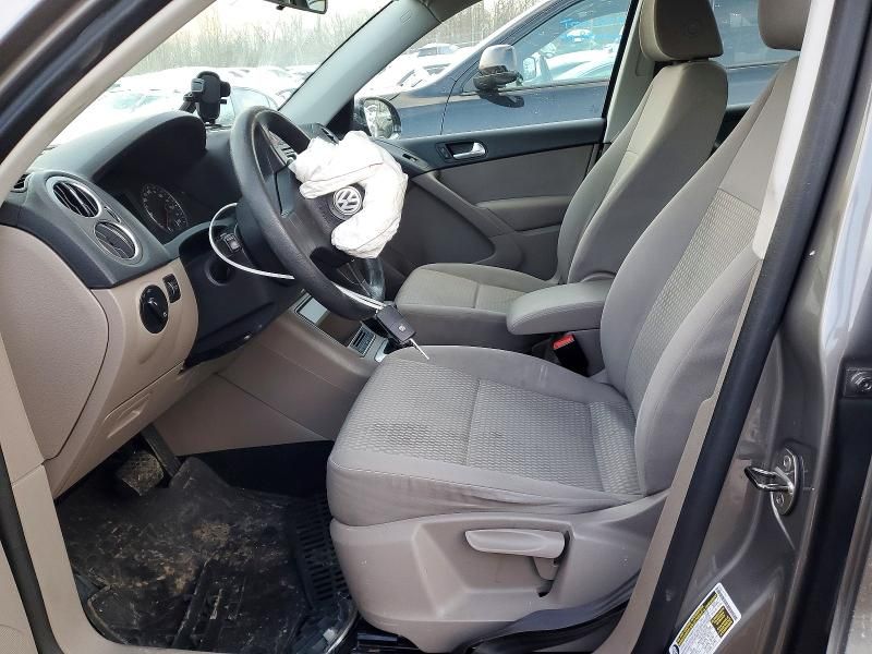 2010 Volkswagen Tiguan se