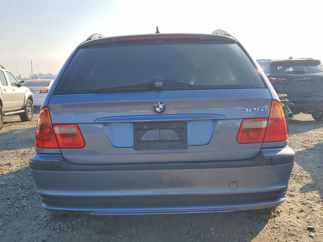 2002 BMW 325 it