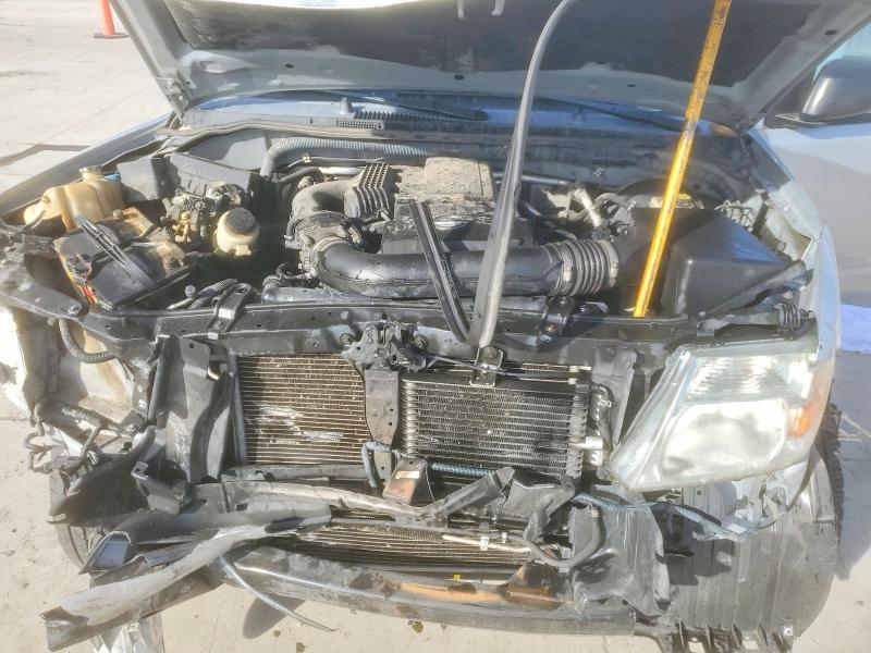 2011 Nissan Pathfinder s