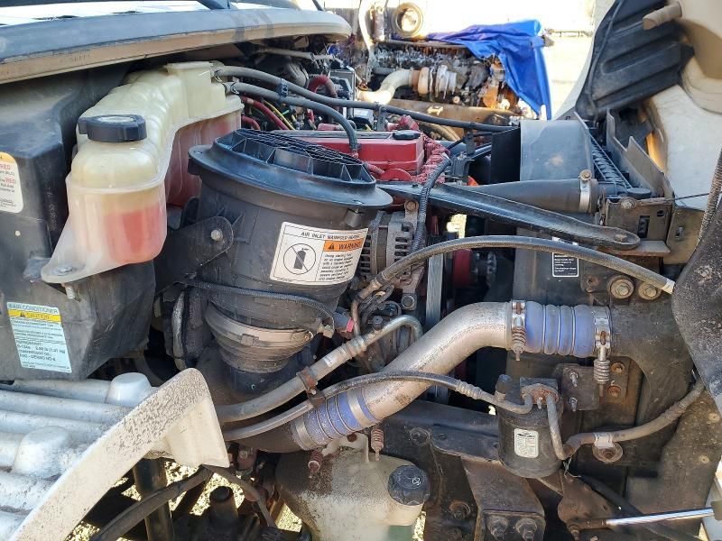 2016 Freightliner Business Class M2 Flatbed Truck