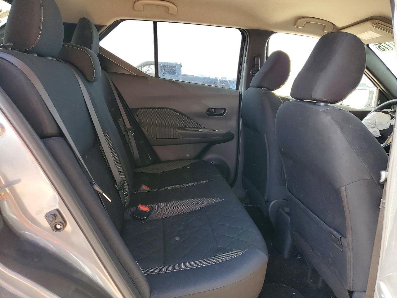 2020 Nissan Kicks s
