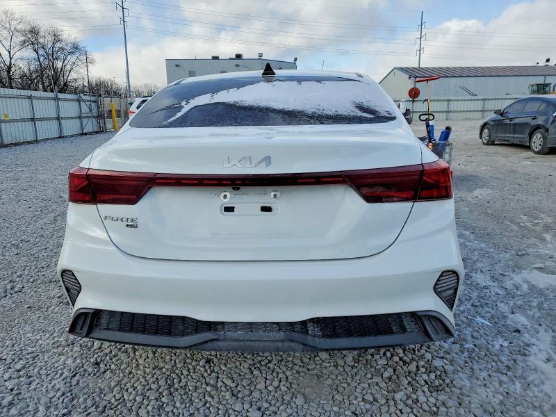 2022 KIA Forte fe