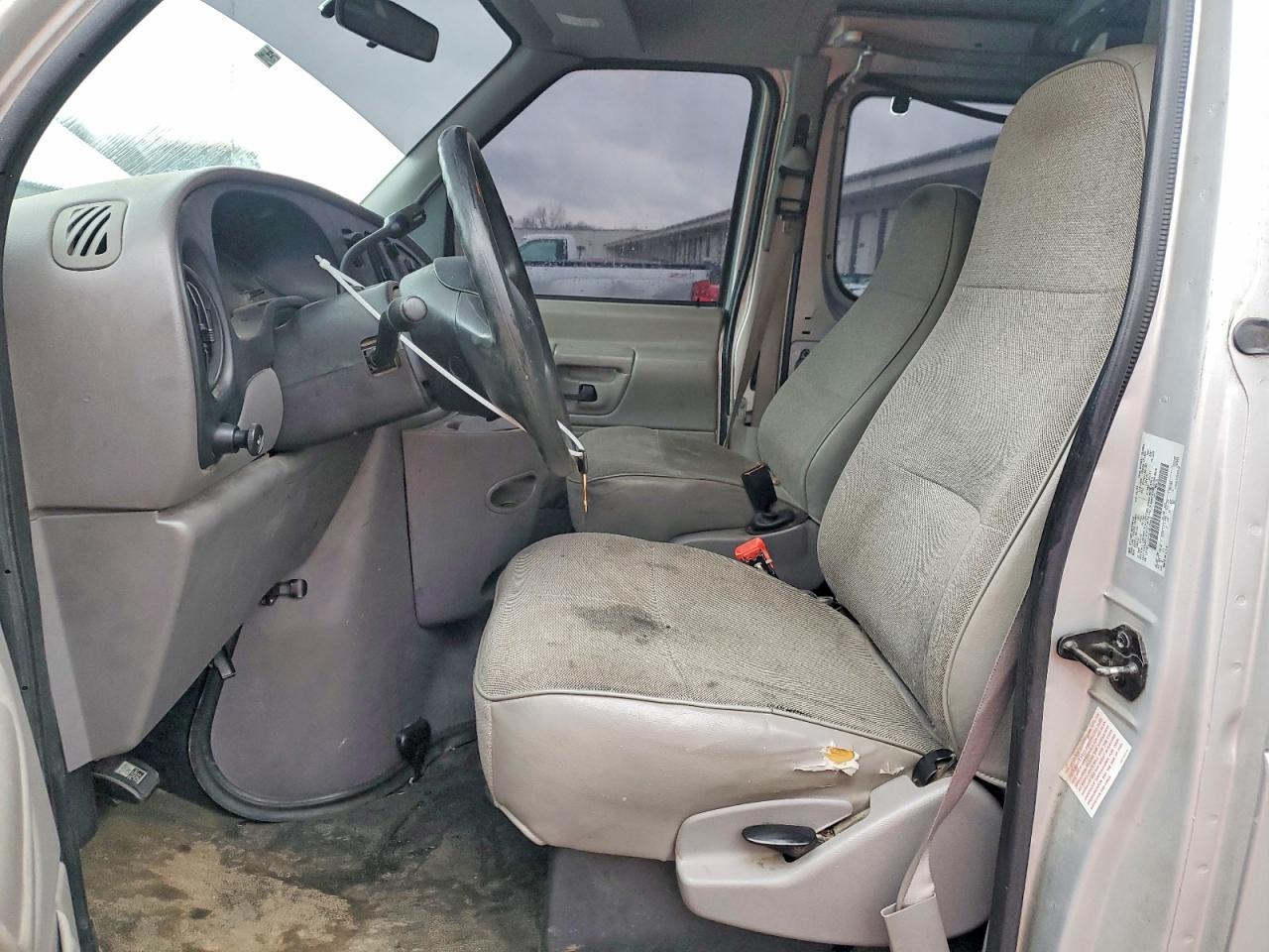 1999 Ford Econoline E150 van