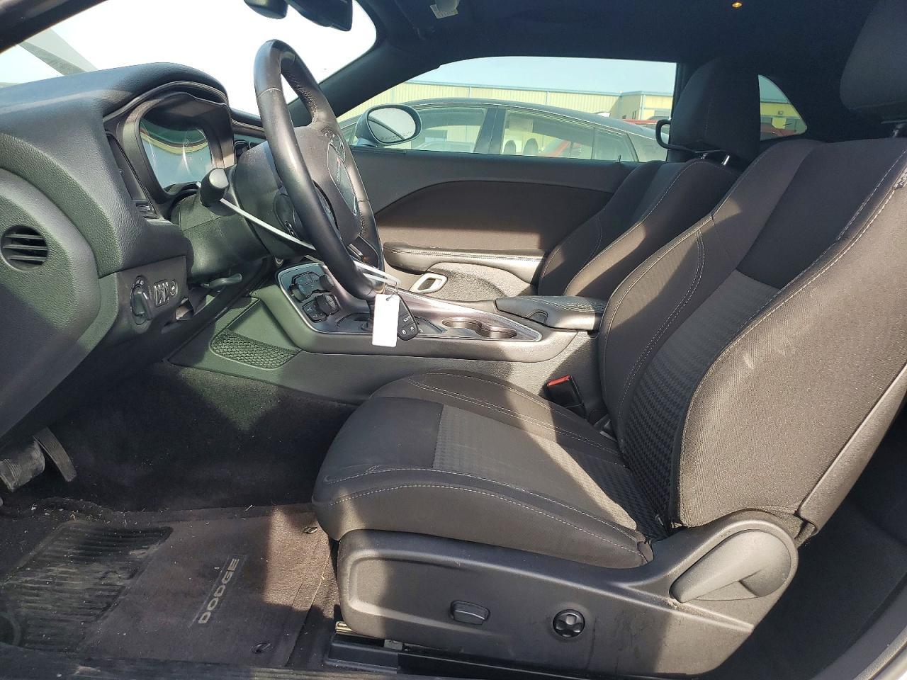 2016 Dodge Challenger sxt
