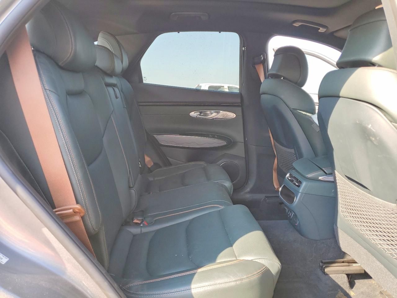 2022 Genesis Gv70 Base