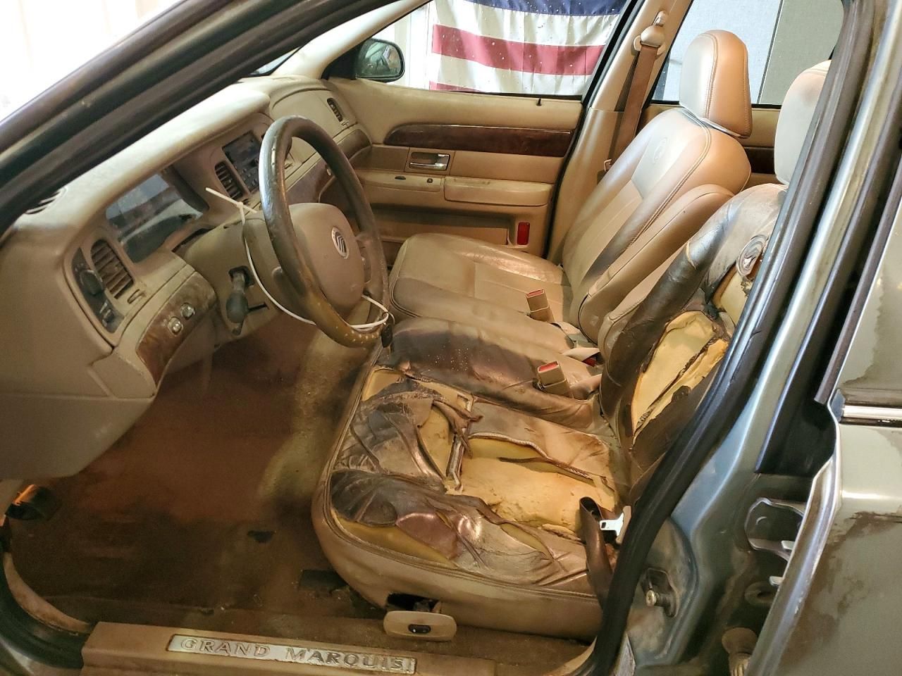 2005 Mercury Grand Marquis gs