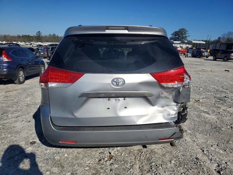 2014 Toyota Sienna xle