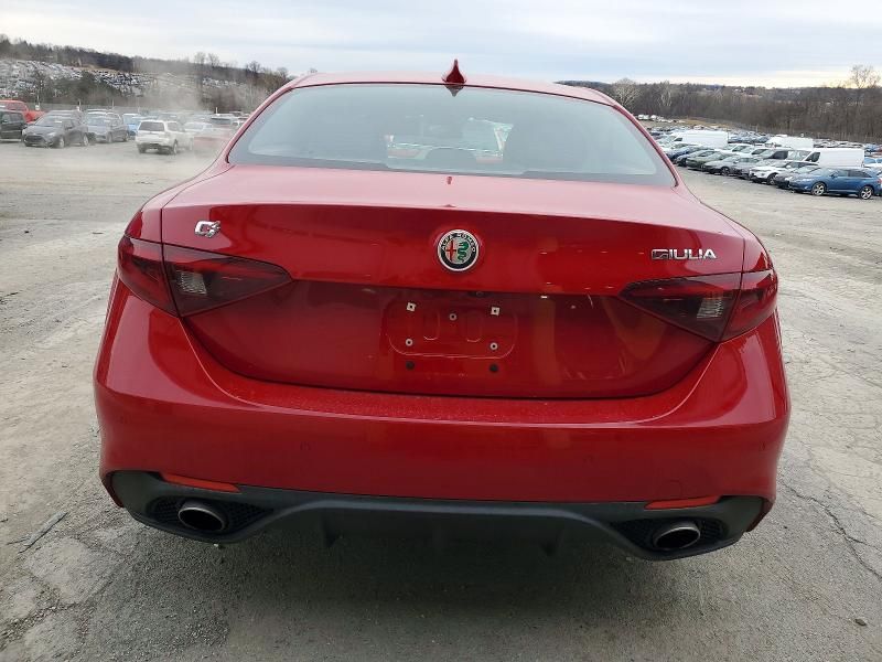 2017 Alfa Romeo Giulia ti Q4