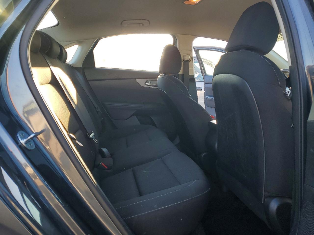 2021 KIA Forte fe