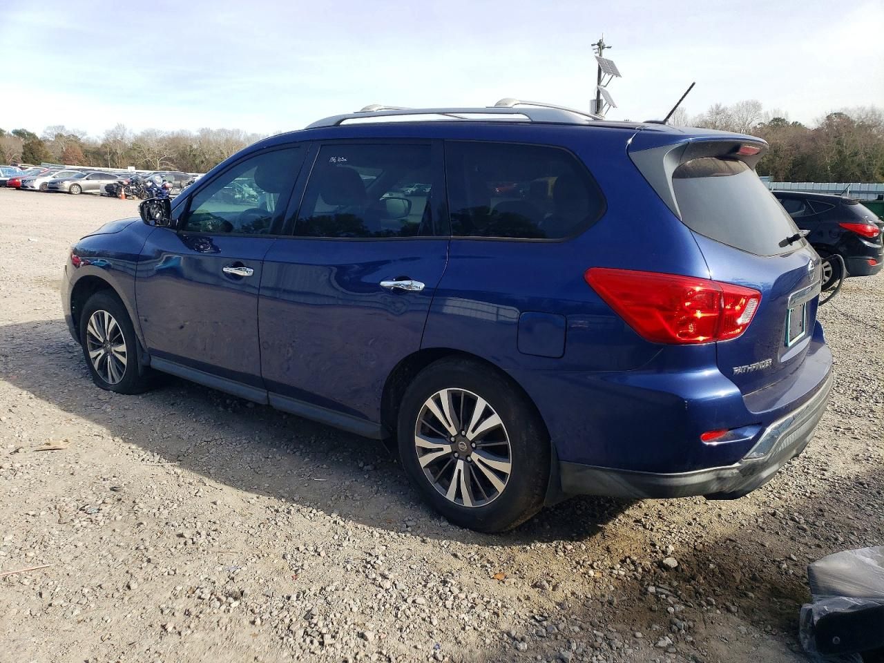 2017 Nissan Pathfinder s