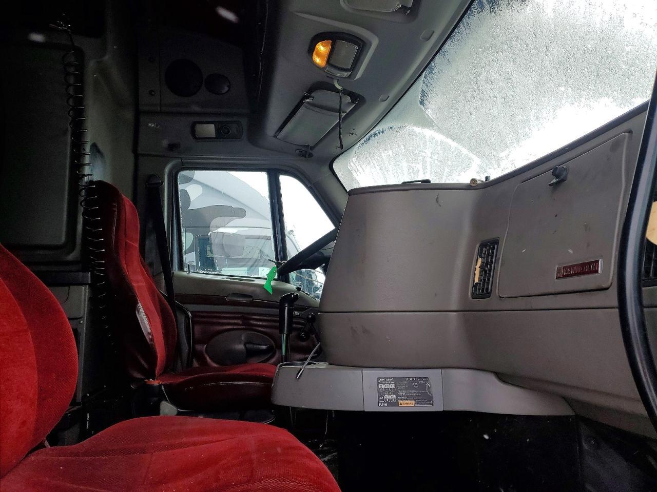 2009 Kenworth T2000 Semi Truck