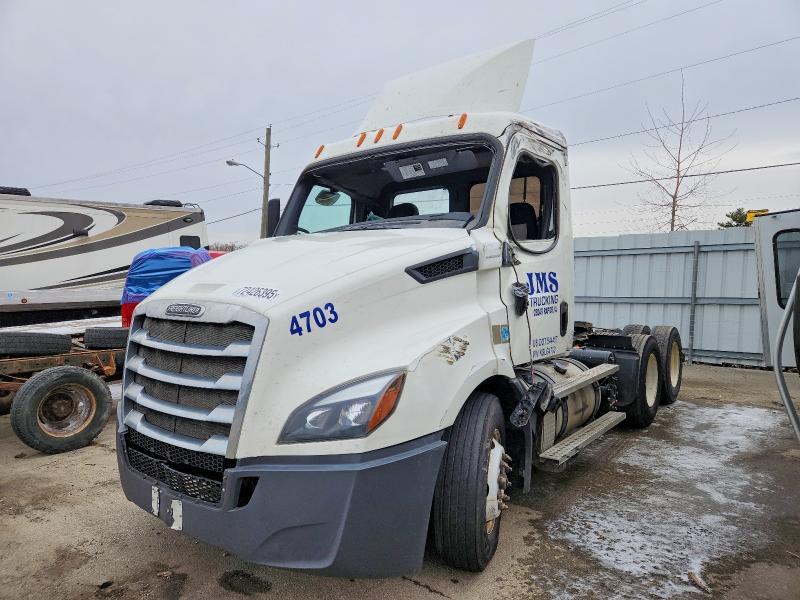 2019 Freigliner 2019 Freightliner Cascadia 116 Semi Truck