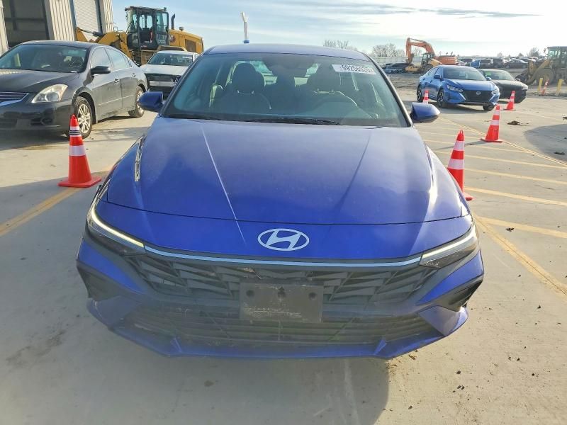 2024 Hyundai Elantra se